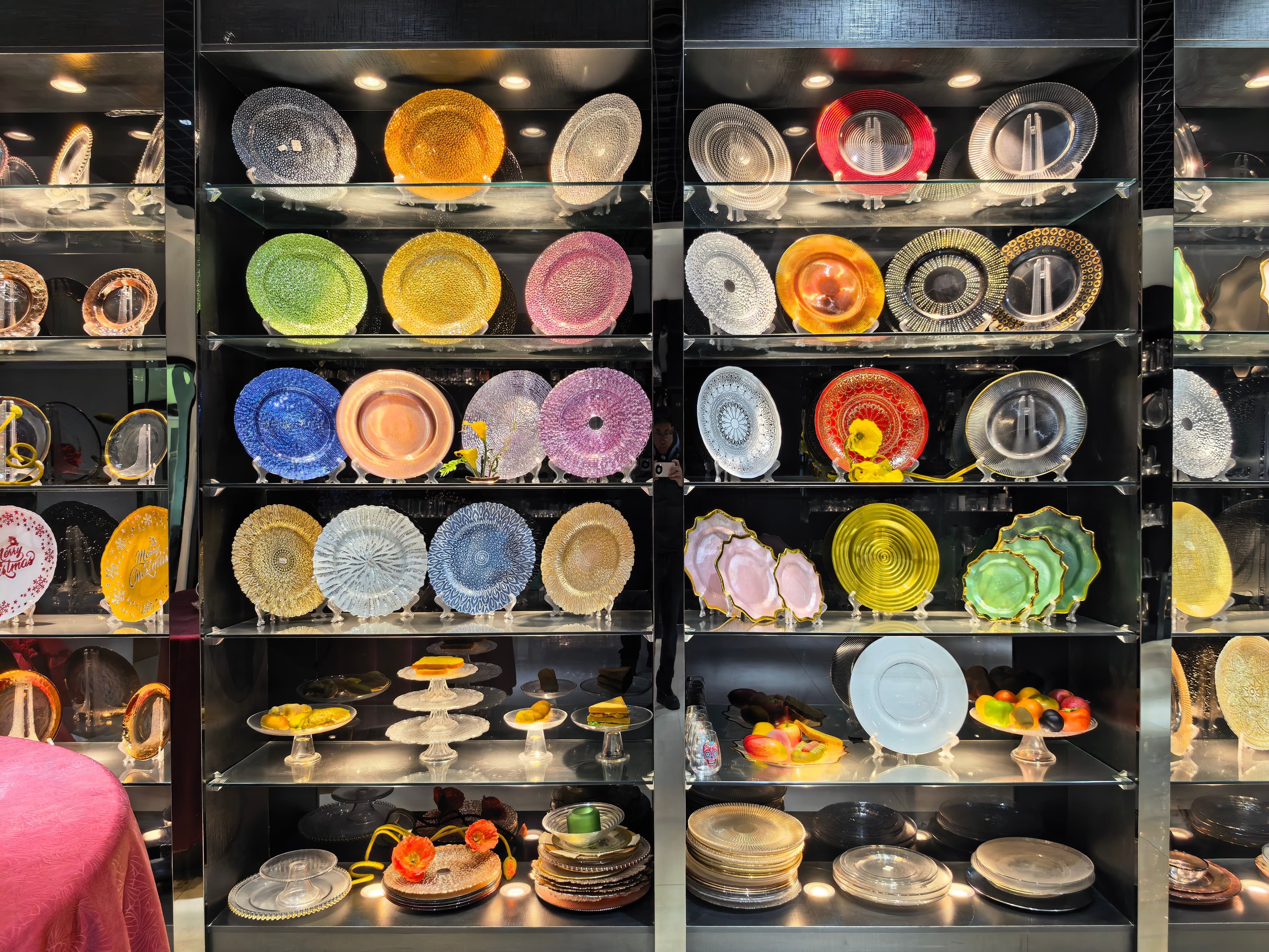 Decorative glass plates