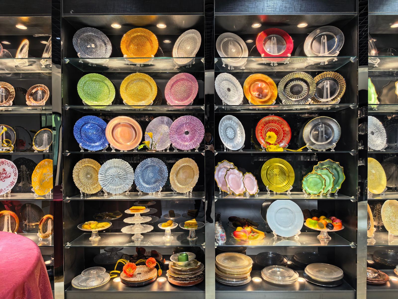 Decorative glass plates